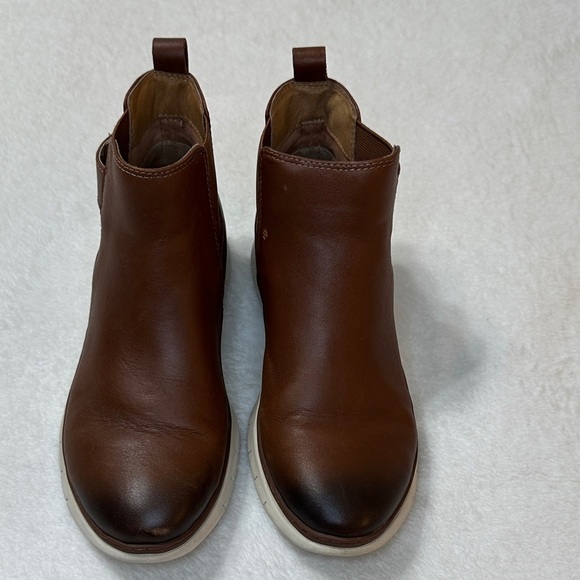 Vionic Women's Kaufman Tan Leather Ankle Booties - Picture 2 of 14